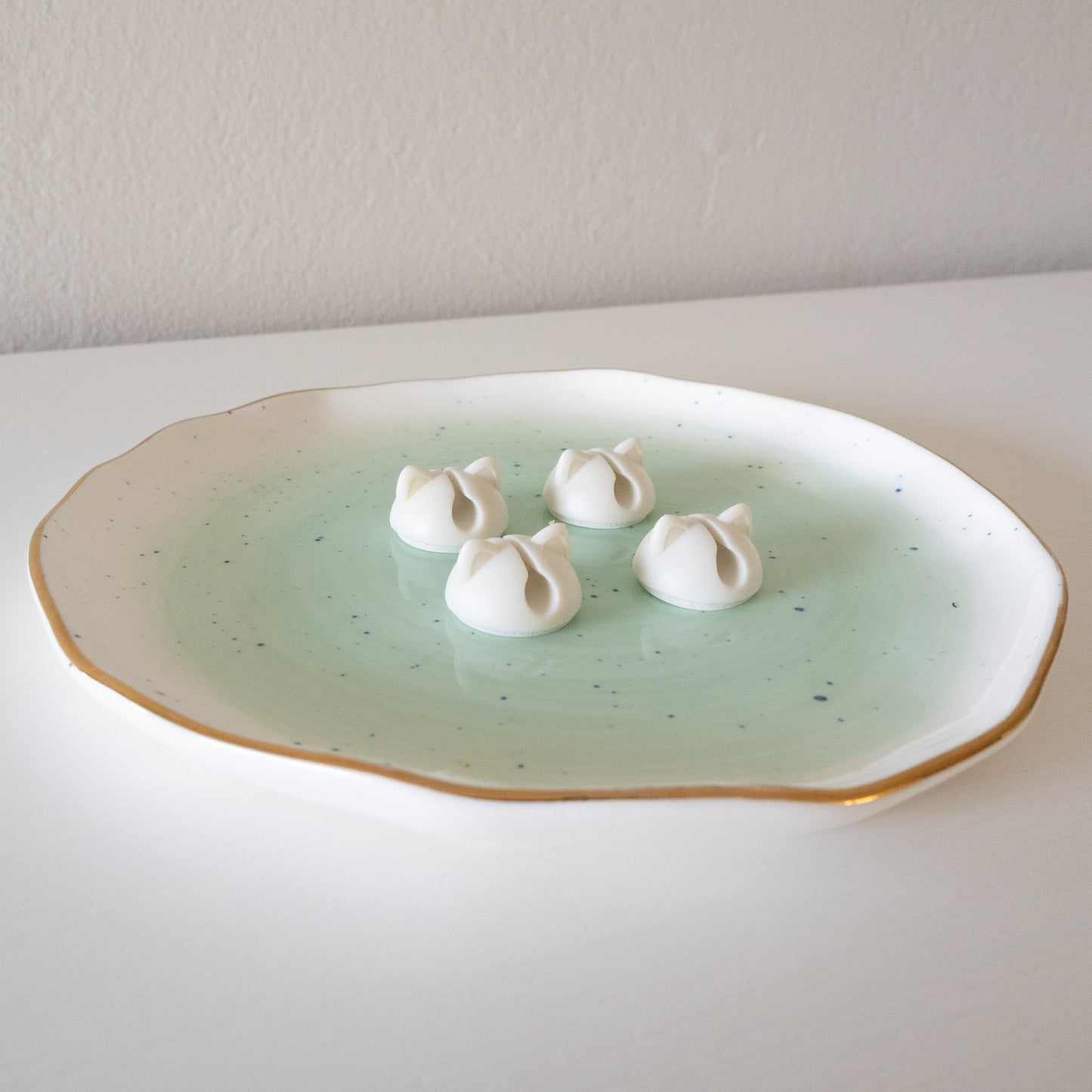 Cat Head Cable Holder